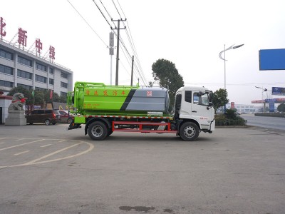 東風(fēng)天錦清洗車